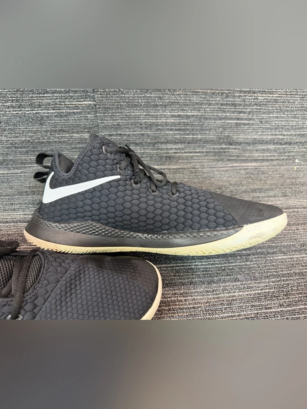 Nike LeBron Witness 3 Black/White Mesh Basketball Shoes A04433-001 Men’s 14